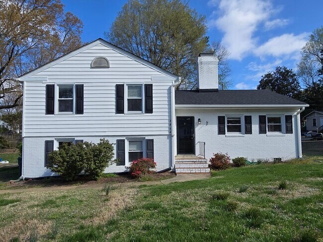 Building Photo - 7516 Schaaf Dr