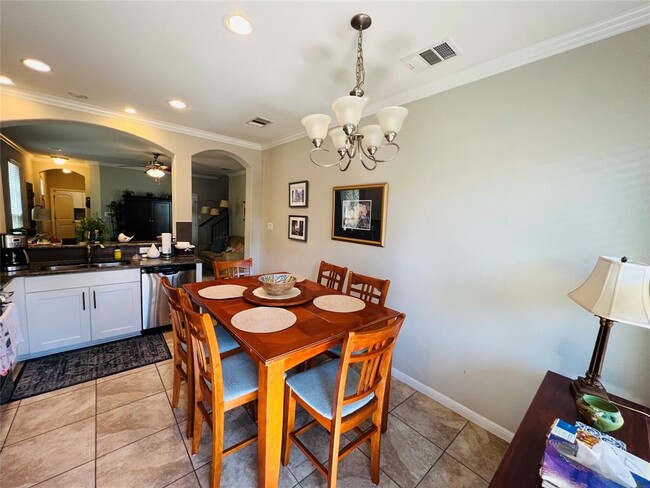 Building Photo - 13400 Briarwick Dr