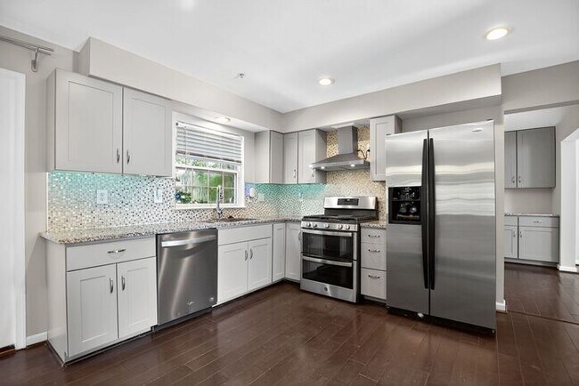 Foto del edificio - 6602 Squireman Ct