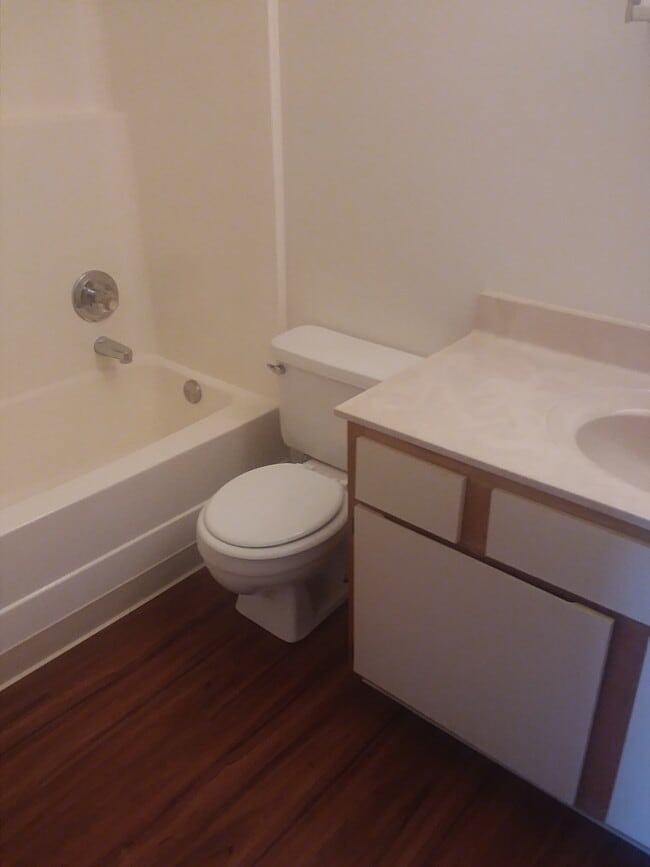 Building Photo - 999 S 30th St