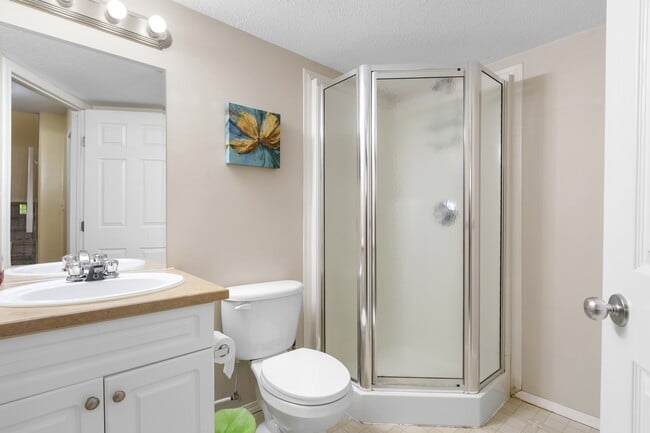 Building Photo - 10150-10150 121 Ave