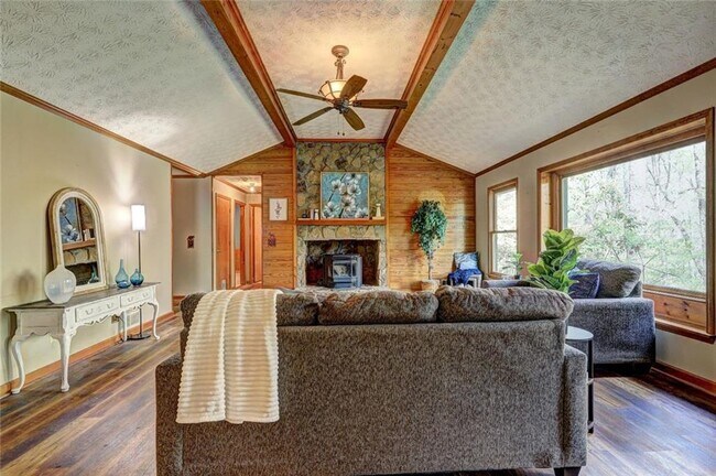 Foto del edificio - 3452 Monica Ln SW