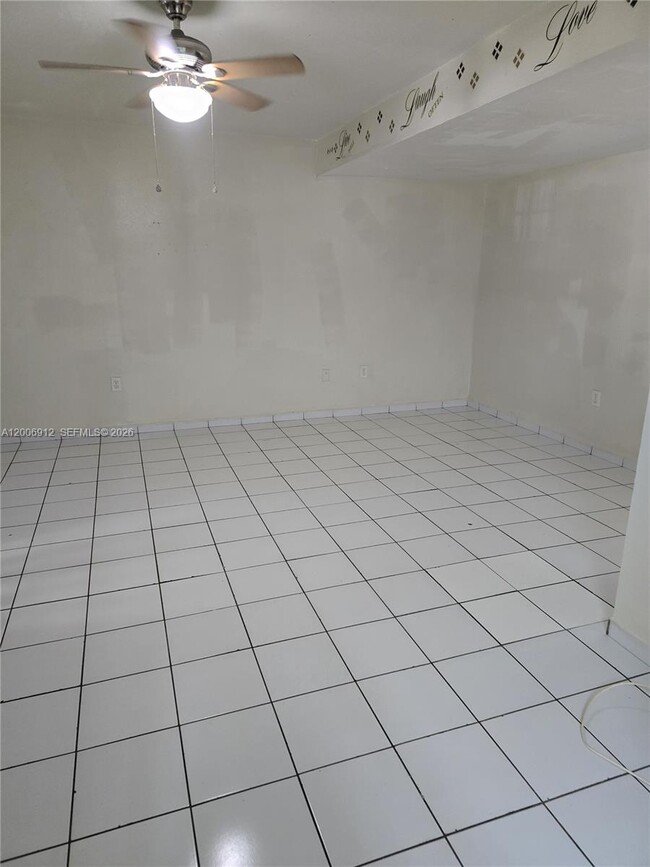 Building Photo - 5100 SW 41st St