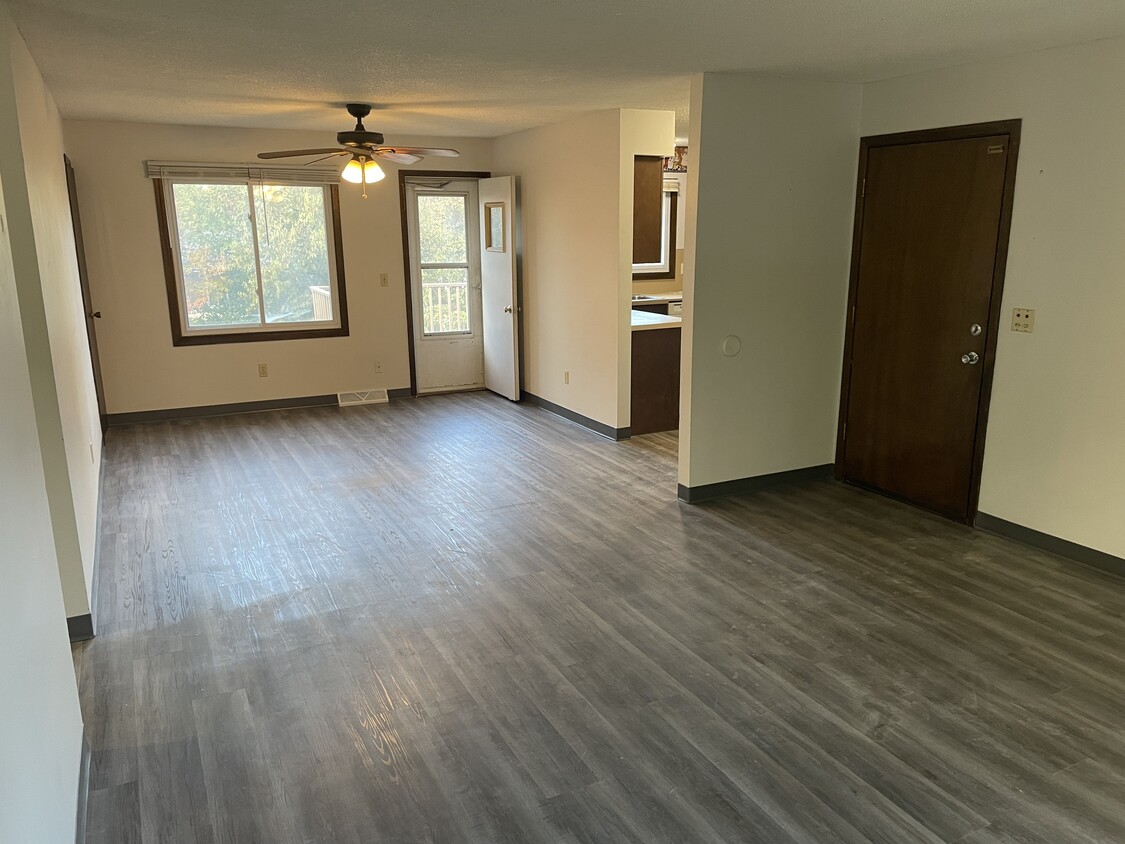 1185 County Road B W Unit 1185, Roseville, MN 55113 1185 County Road