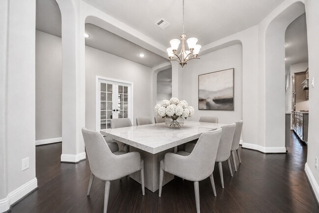 Foto del edificio - 6243 Garden Lakes Ln