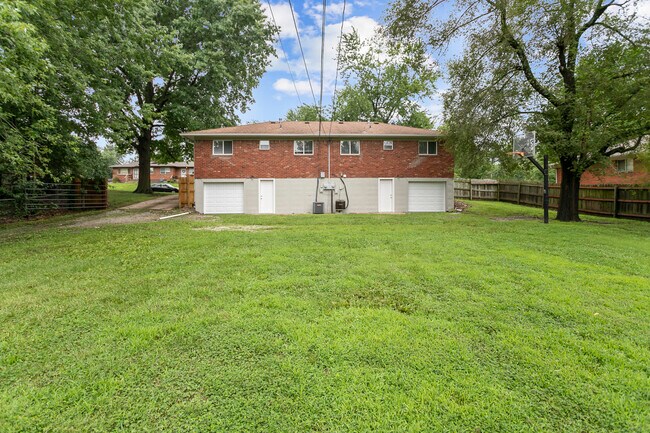 Building Photo - 507 Northeast Corder Street - A