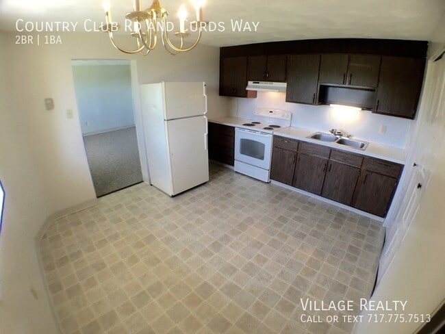 Building Photo - 813 Country Club Rd