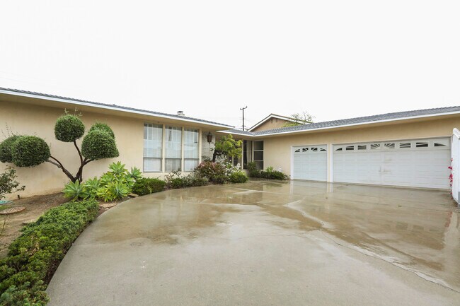 Building Photo - 6711 S Halm Ave