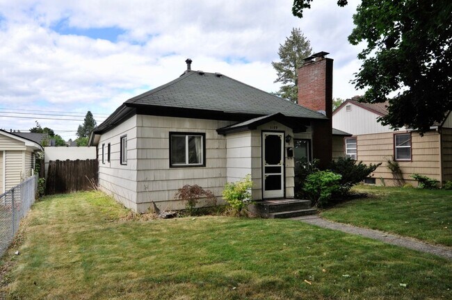 Foto del edificio - Downtown CDA: 3 bed 2 bath Bungalow