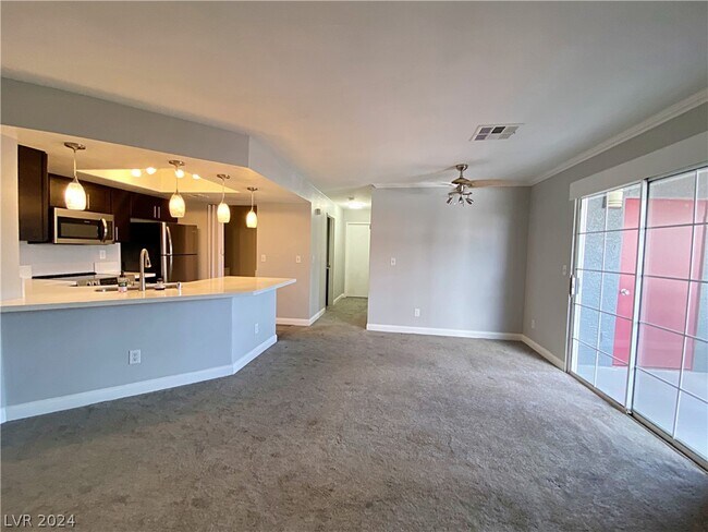 Foto del edificio - 8600 W Charleston Blvd