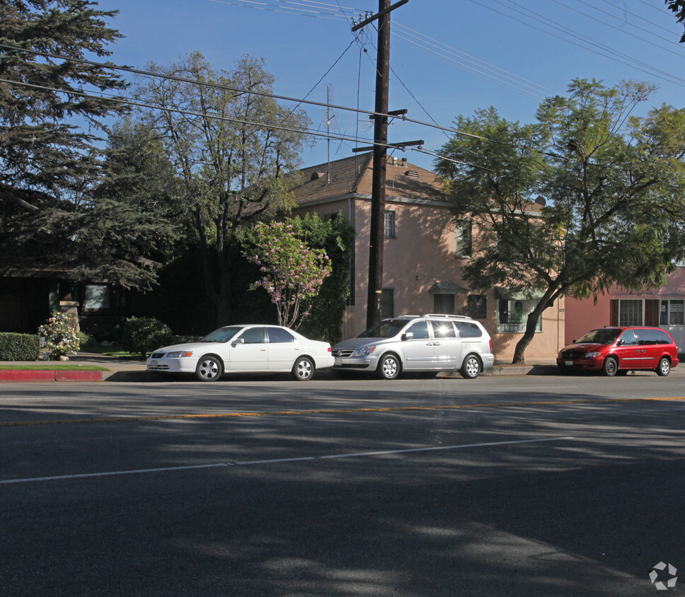 Foto del edificio - 1816-1822 Hillhurst Ave