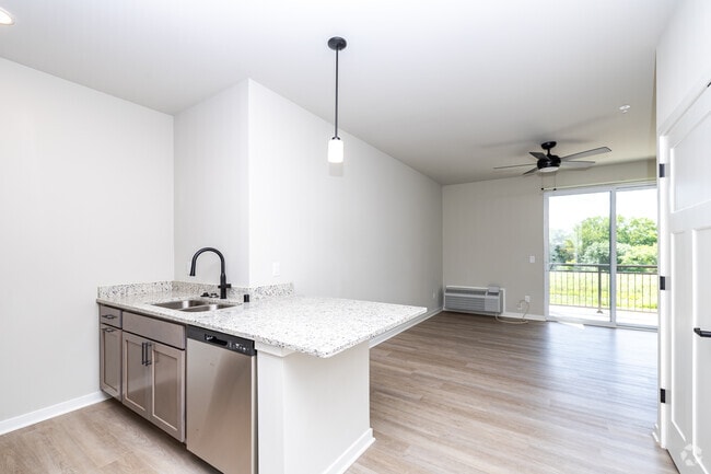 1BR, 1BA - 688SF - Living Room - 1211 Riesch Rd