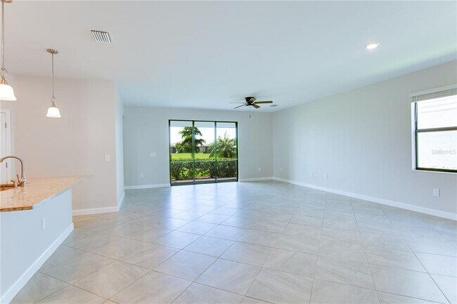 Foto del edificio - 15890 Islandwalk Ave