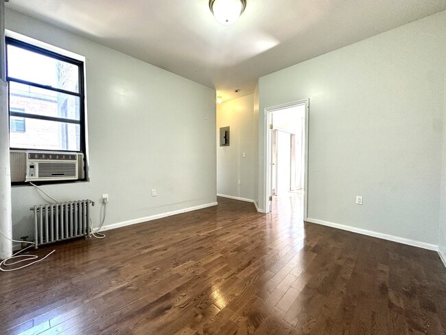 Building Photo - 2254 5th Ave