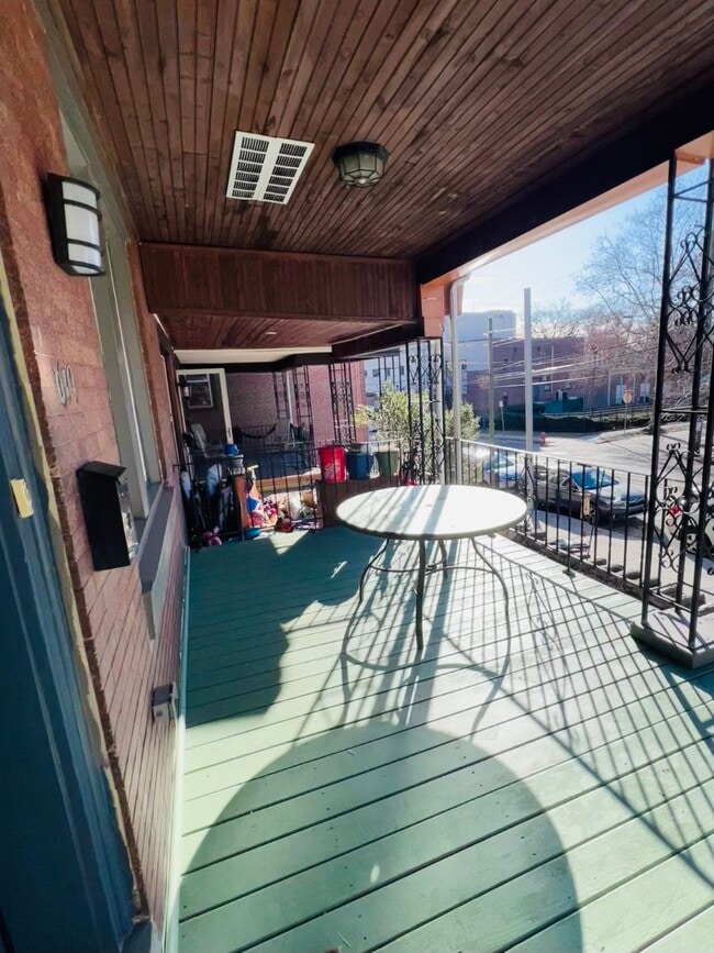 Building Photo - 619 S 42nd St