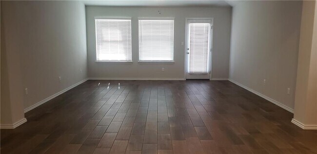 Foto del edificio - 425 Blue Oak Blvd