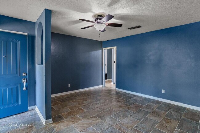 Building Photo - "Charming 3-Bed, 2-Bath Home with 1400 Sq Ft of Comfort in Bossier City!"