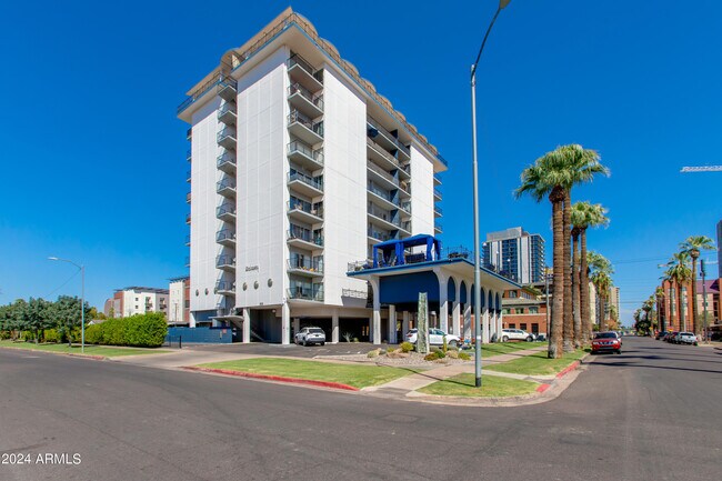 Foto del edificio - 805 N 4th Ave