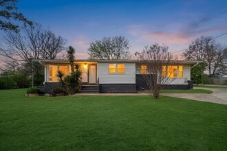 Building Photo - 372 Clutts Rd