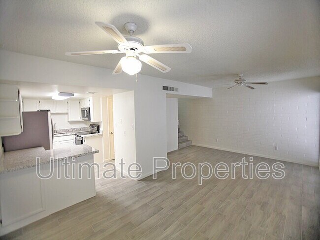 Building Photo - 1734 W Tuckey Ln
