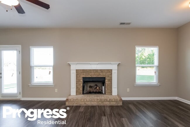 Building Photo - 316 Crescent Woode Dr