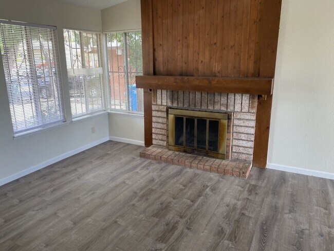 Foto del edificio - 3 Bedroom, 2 Bath, 1126 Square Foot Home