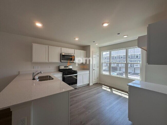 Foto del edificio - 8754 Clover Ln