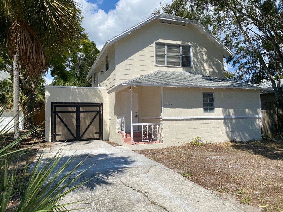 18th Ave S Triplex - 18th Ave S Triplex