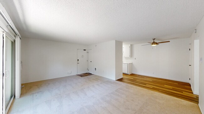 Foto del edificio - 495 Ignacio Blvd