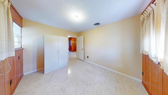 Foto del edificio - 2117 Freeland Way