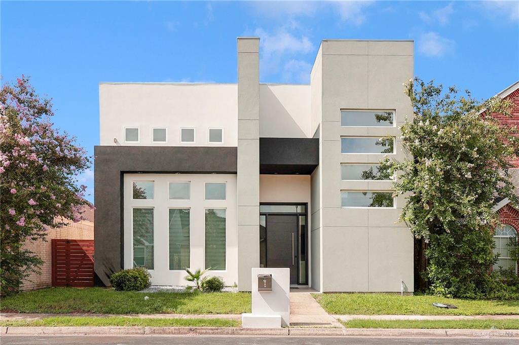 Foto principal - 18 Redbud Ave W