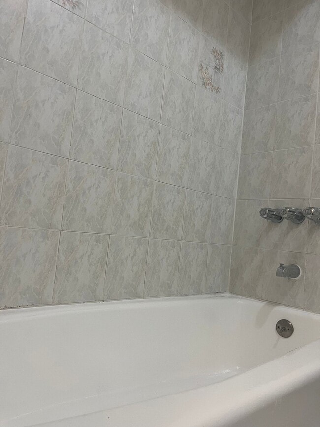 Foto del edificio - 93 W 33rd St