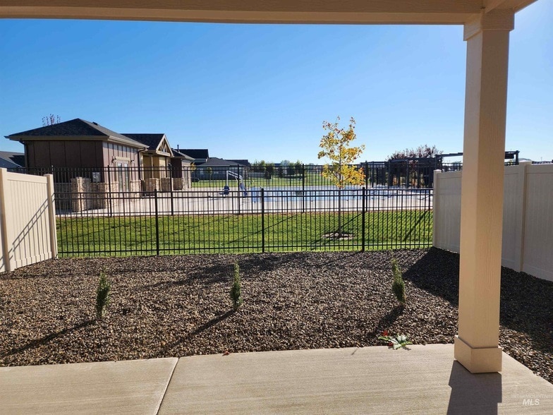 Primary Photo - 350 N Lagrasse Ln