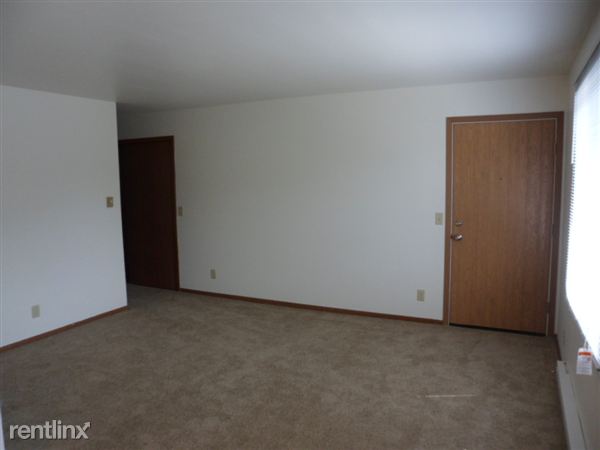 Building Photo - 1306 Hillside Dr