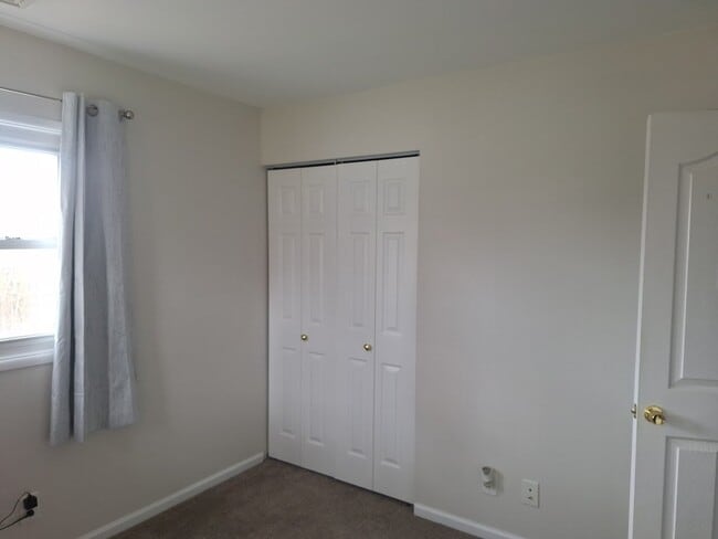 Building Photo - 86 Kendall Rd