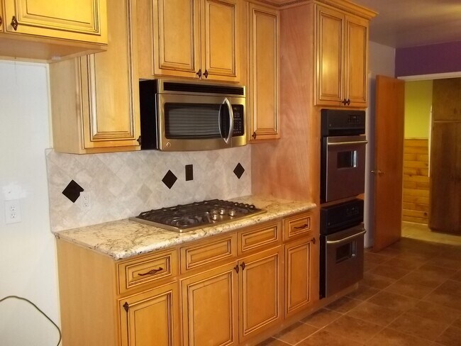 Building Photo - 258 W San Madele Ave