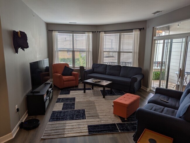 Foto del edificio - 1619 N Farwell Ave