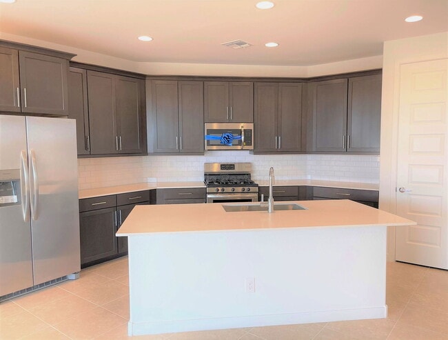 Building Photo - 9426 W Devonshire Ave