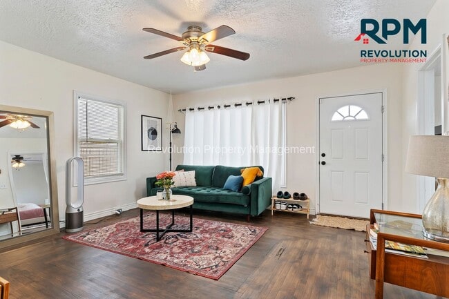 Building Photo - 2 BEDROOM HOME IN ROY