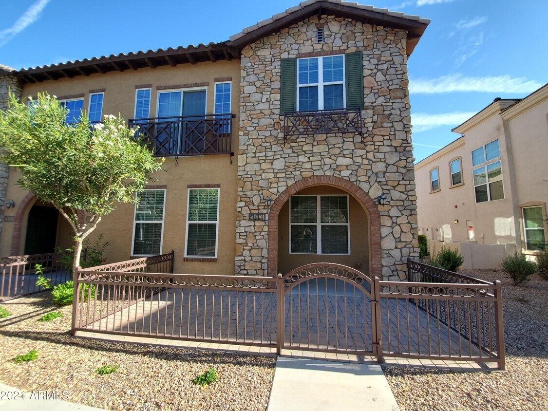 4721 E Portola Valley Dr, Gilbert, AZ 85297 Townhome Rentals in