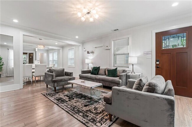 Foto del edificio - 1129 Graymont Dr SW