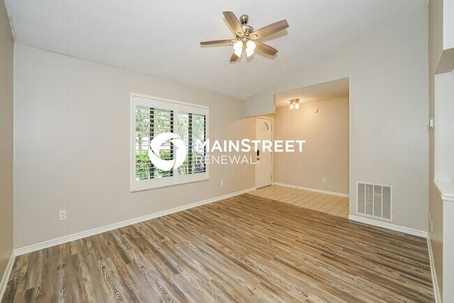 Building Photo - 3 Bedroom Pet-Friendly Home in ORMOND BEACH, FL with Main Street Renewal
