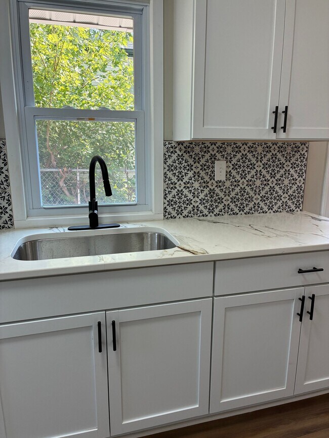 Foto del edificio - 3753 N 42nd St