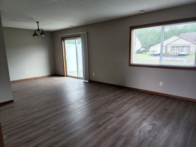 Building Photo - 2 bedroom plus loft town home in Sauk Rapids