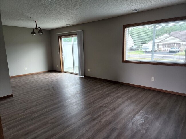 Foto del edificio - 2 bedroom plus loft town home in Sauk Rapids