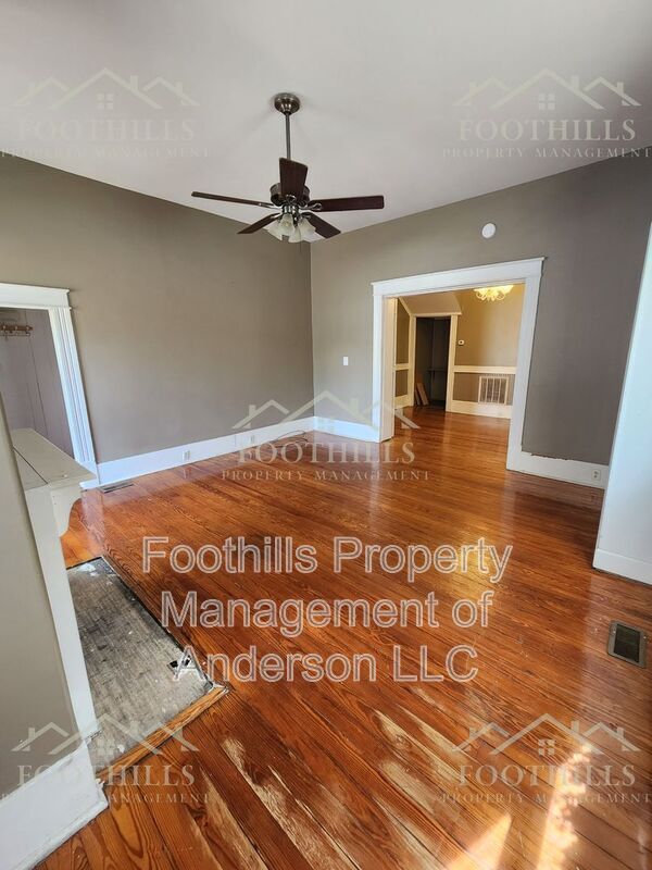 Building Photo - 110 N Prevost St