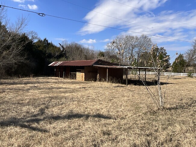 Foto del edificio - 1631 Co Rd 4413