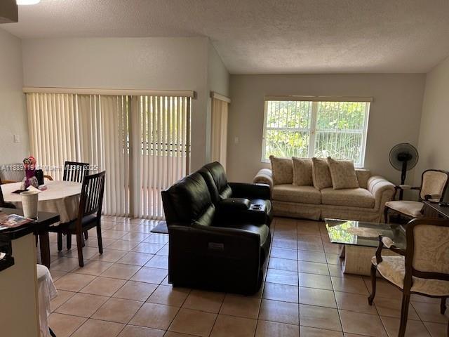 Foto del edificio - 11201 NW 7th St