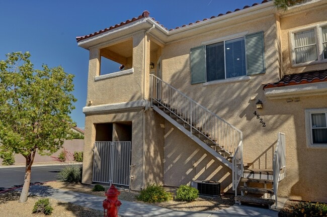 Building Photo - 251 S Green Valley Pky