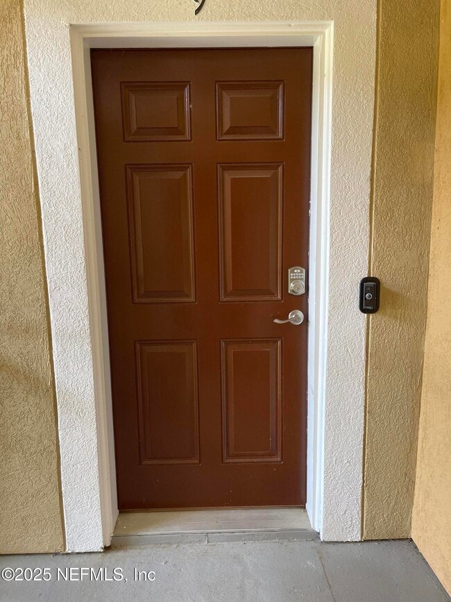 Building Photo - 6965 Ortega Woods Dr